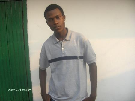 mk-zi représente lè gosse congolais!no comment